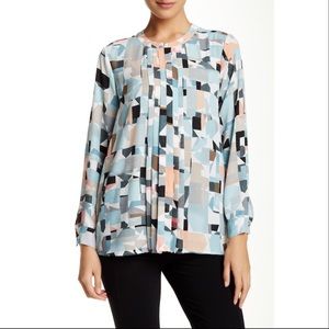 Vince Camuto * Mosaic Landscape Front Pleat Blouse